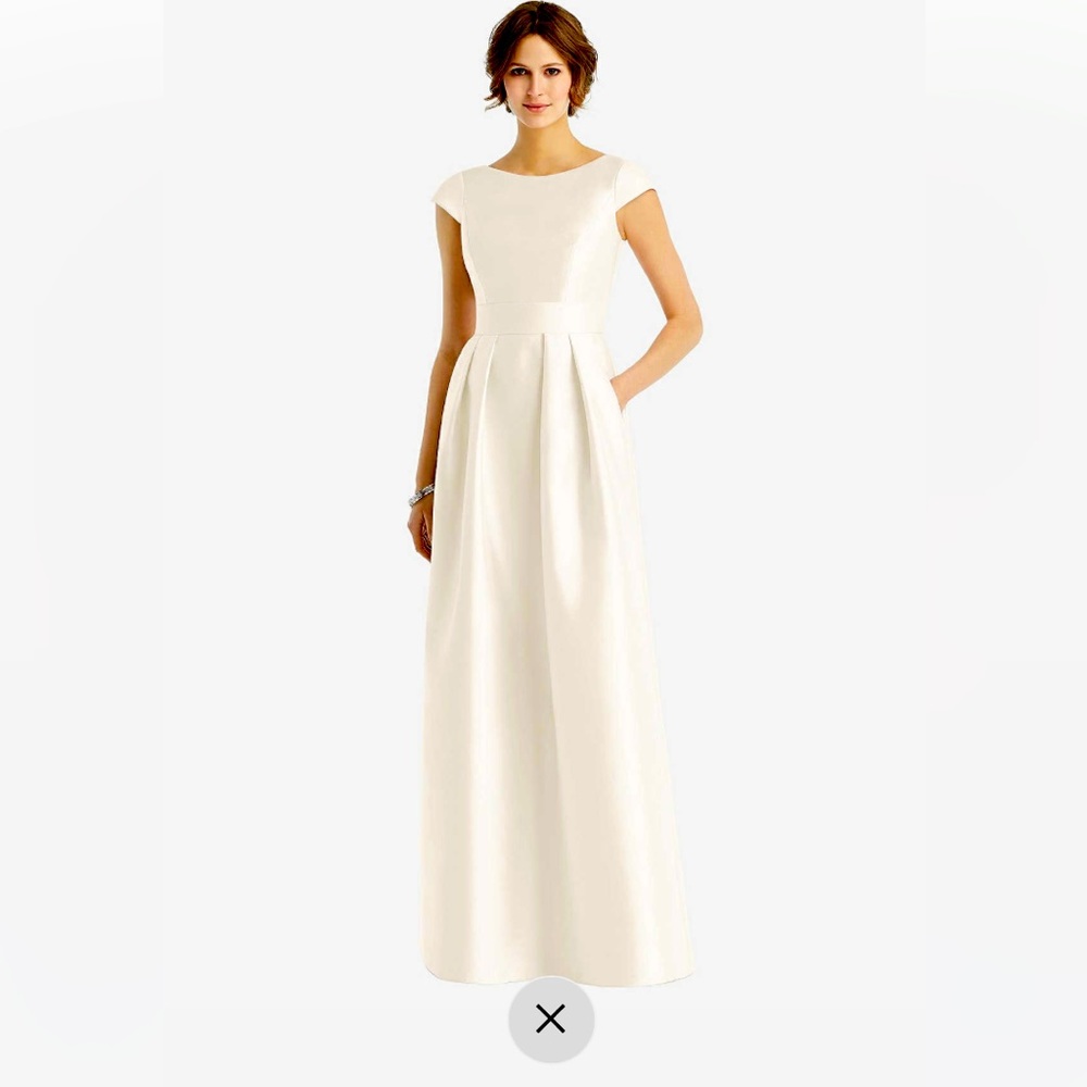 Alfred Sung D767 wedding dress size 14